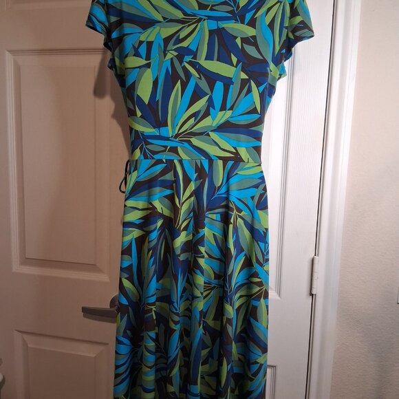 VAN HEUSEN Multicolor Cap Sleeves Dress V Neck Faux Wrap Bodice Size 8 Pre-loved - Picture 4 of 6